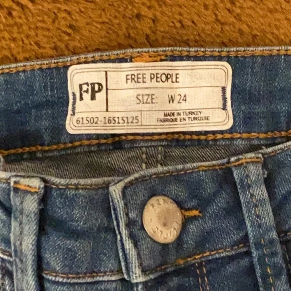 Free People high rise cropped jeans - Picture 4 of 8